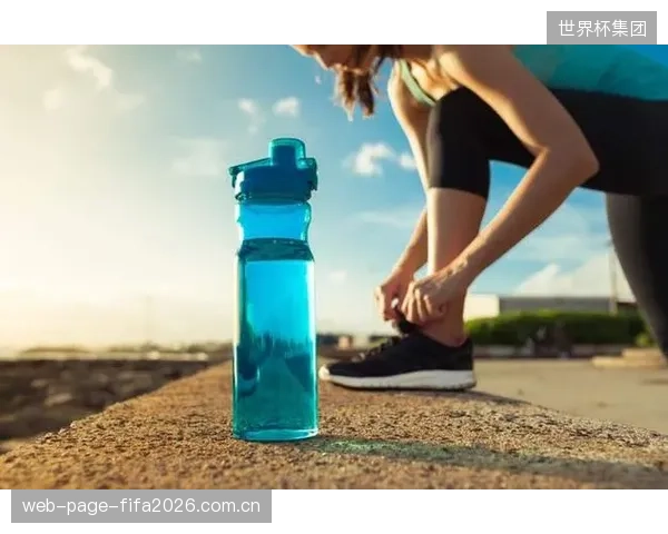 后勤团队将为每位球员制定精确到毫升的补水计划，防止脱水导致的运动表现下降。
